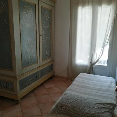 1 Nyaraló